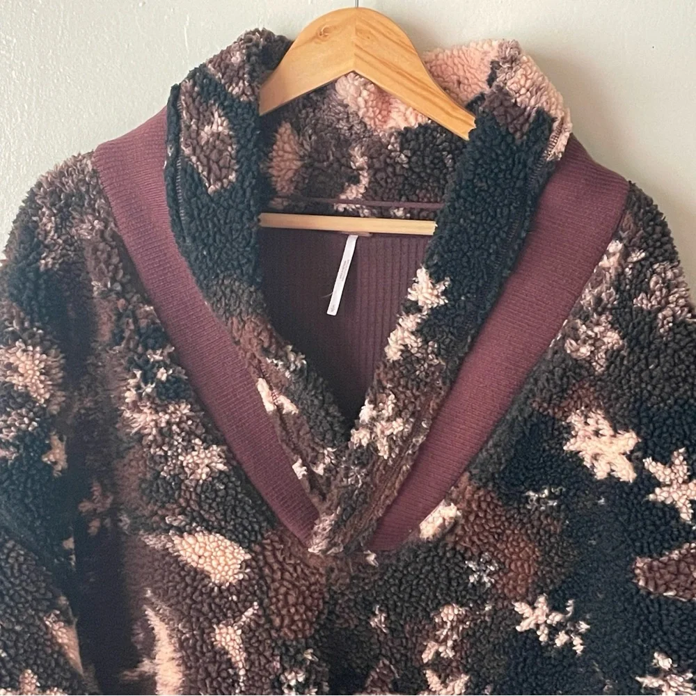 Free people brown oversized Sherpa pullover teddy jackets